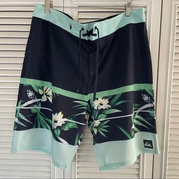 Quick Silver Short Size 36 Surf WaterMan - Picture 5 of 15